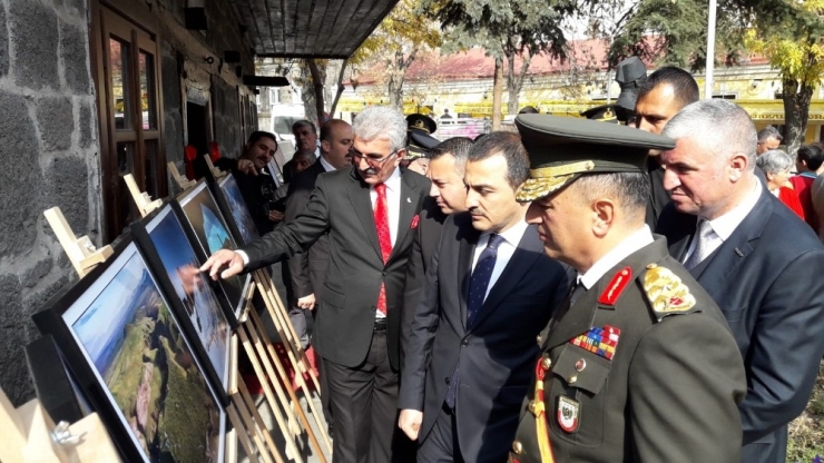 Kars’ta “Fotoğraf Diliyle Kars” Fotoğraf Sergisi Açıldı