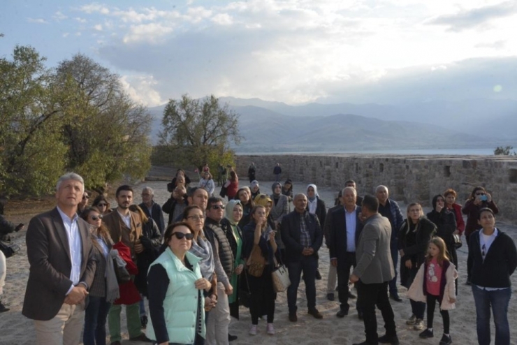 Başkan Şener Söğüt; "Van’da Gönül Köprüleri Kurduk"