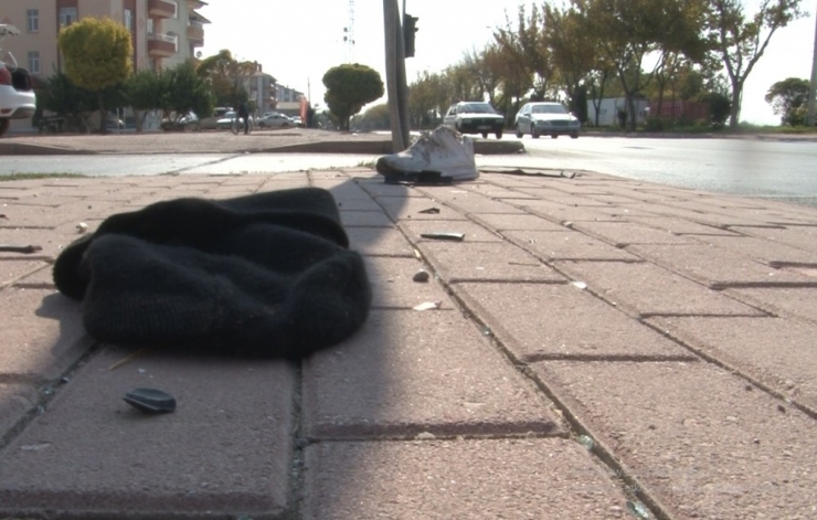 Kamyonetle Çarpışan Motosiklet Sürücüsü Hayatını Kaybetti