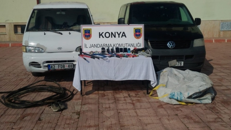 Kablo Hırsızları Jandarmadan Kaçamadı