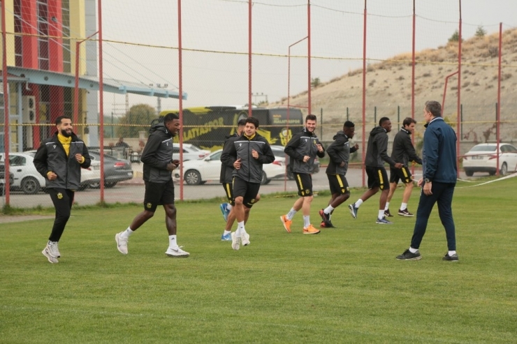 Yeni Malatyaspor’da Kasımpaşa Maçı Hazırlıkları Sürüyor