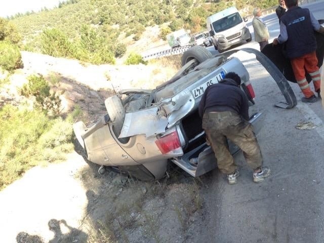 Takla Atan Araçtan Burunları Bile Kanamadan Çıktılar