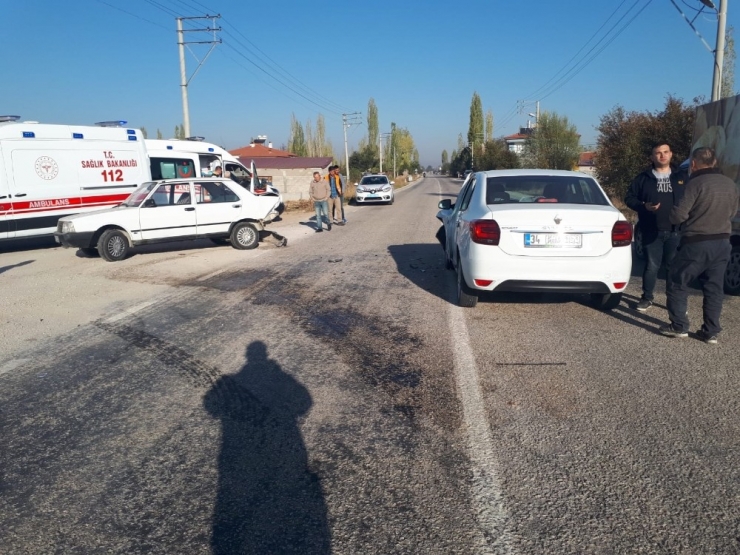 Şuhut’ta Trafik Kazası: 6 Yaralı