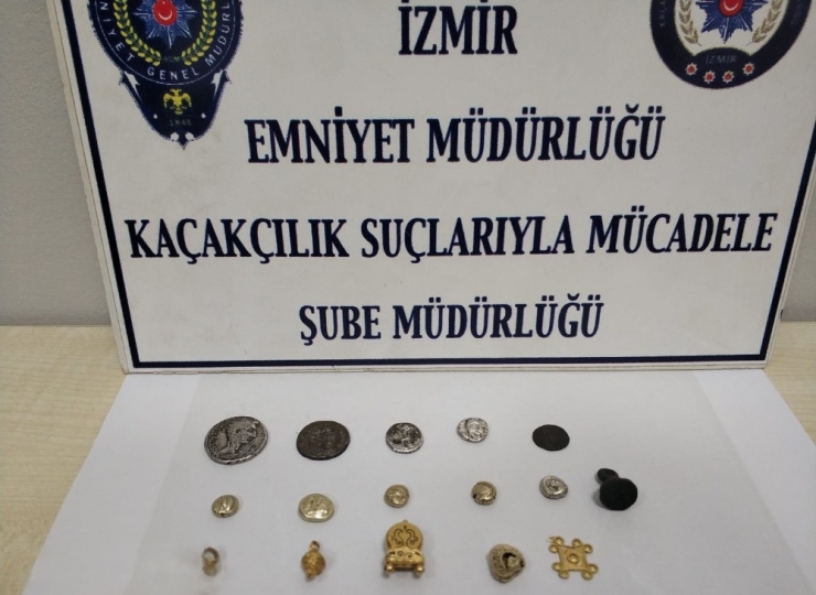 İzmir’de Alışveriş Merkezinin Otoparkında Tarihi Eser Operasyonu