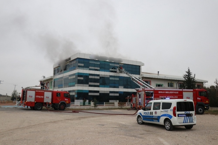 Bolu’da Yangın Çıkan Özel Okulda Hasar Oluştu