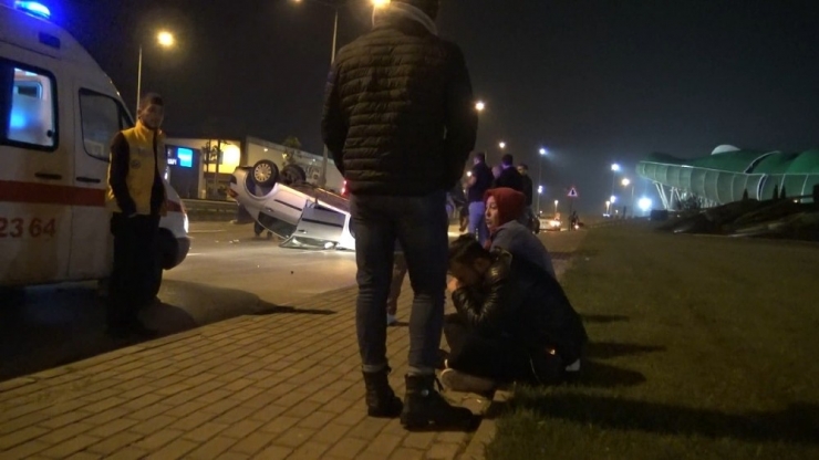 20 Takla Atan Aracın İçinden Burnu Kanamadan Çıktı, Hurdaya Dönen Aracı İçin Hüngür Hüngür Ağladı