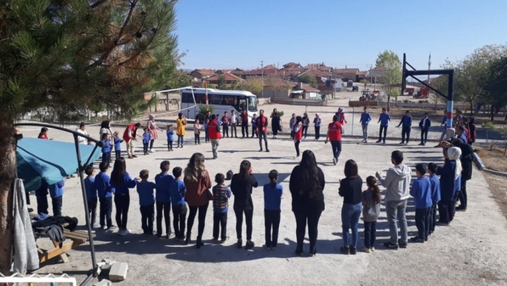 Dpü Damla Topluluğu’ndan Gökçeler İlk Ve Ortaokulu’na Ziyaret