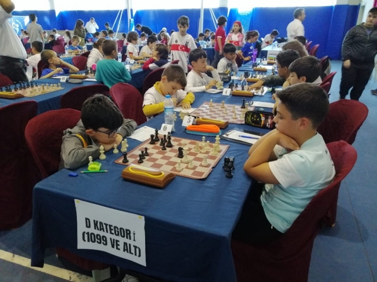 Kıyasıya Mücadele Ettiler