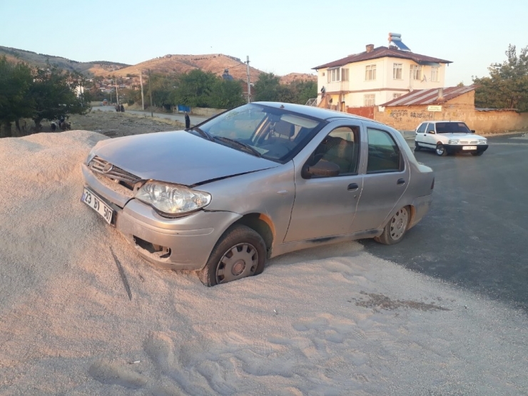 Elazığ’da Trafik Kazası: 2 Yaralı