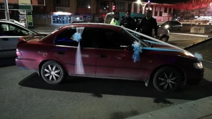 Gelin Arabasını Polisin Üzerine Süren Sürücü Gözaltına Alındı