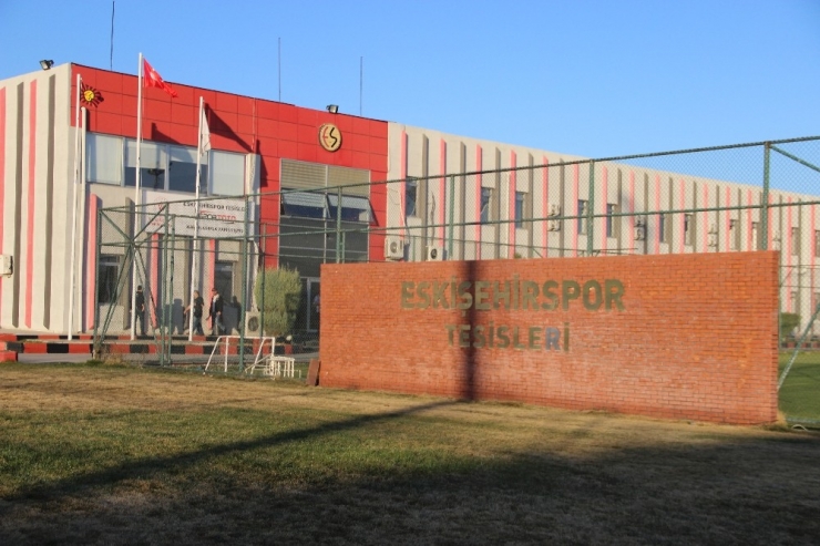 Eskişehirspor’da Futbolcular Antrenmana Çıkmadı