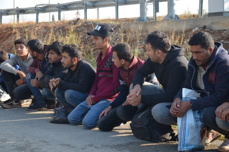 Hatay’da 29 Kaçak Göçmen Yakalandı