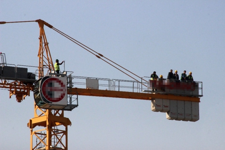 İzmir’de Vince Çıkan İşçilerin Eylemi Devam Ediyor