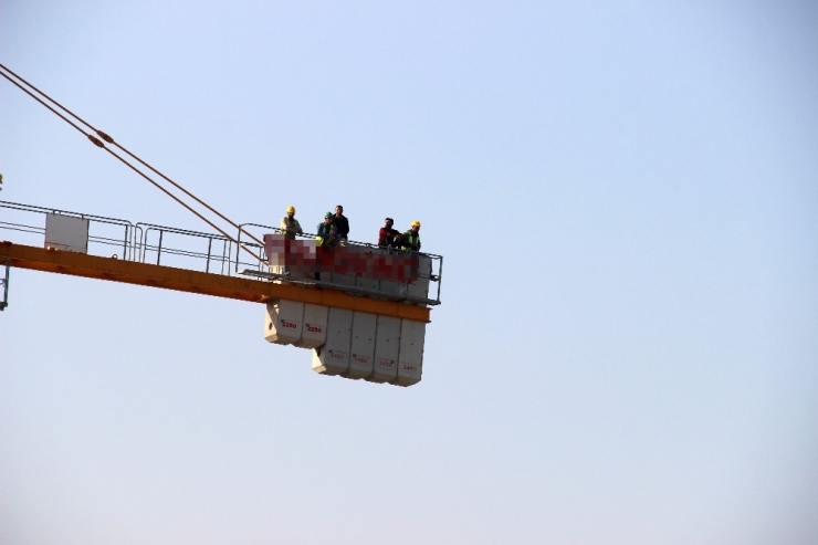 İzmir’de Vince Çıkan İşçilerin Eylemi Devam Ediyor