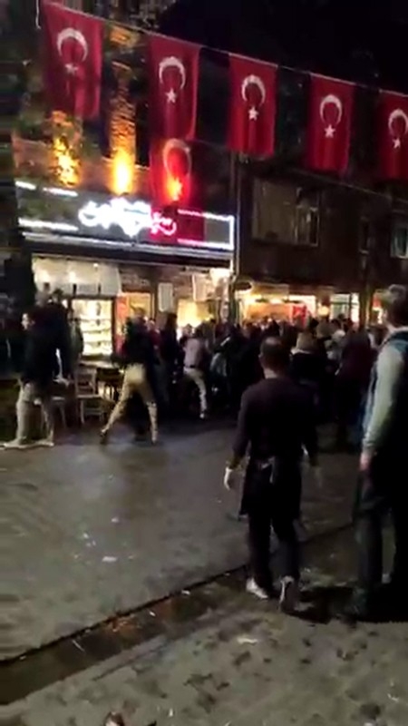 Kuzguncuk’ta Tekme Ve Yumrukların Konuştuğu Kavga Kamerada