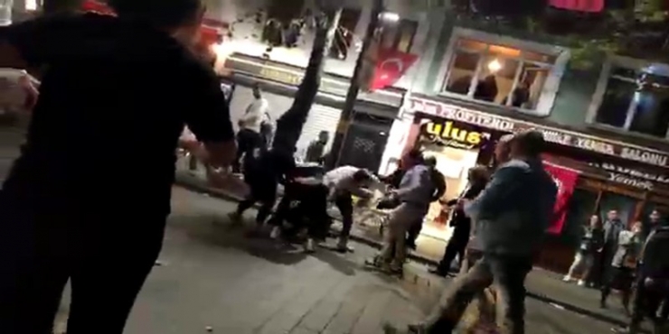 Kuzguncuk’ta Tekme Ve Yumrukların Konuştuğu Kavga Kamerada