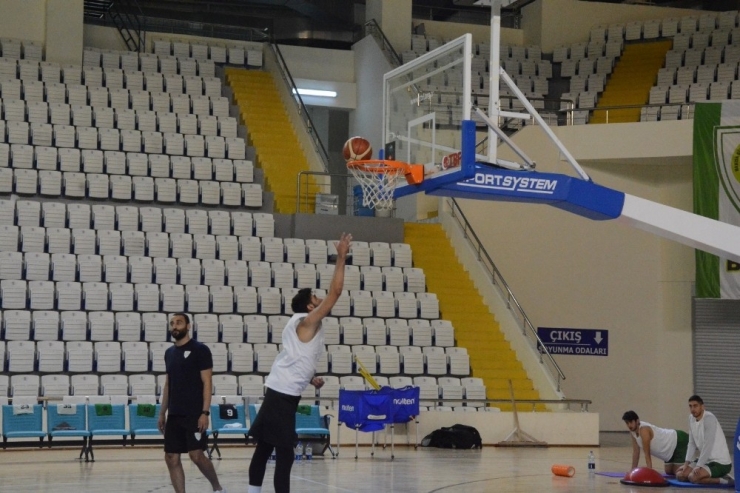 Başkan Aktan’dan Basketbol Takımına Tatlı Ziyaret