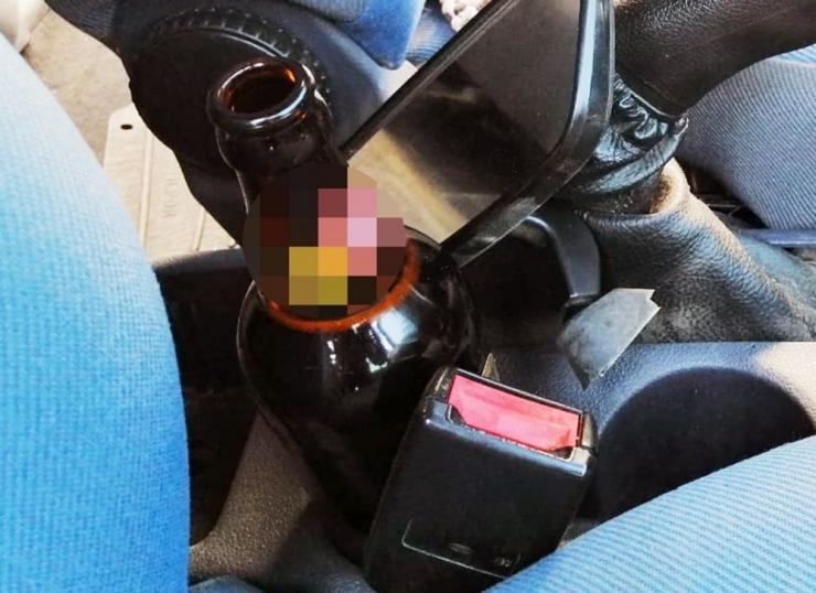 Dur İhtarı Yapan Polise Çarptı