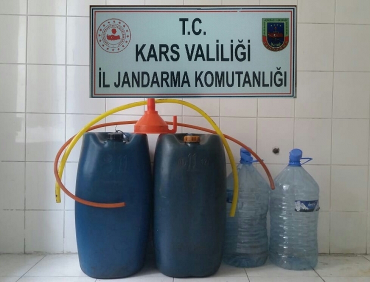 Sarıkamış’ta Akaryakıt Çalan 4 Kişi Suçüstü Yakalandı