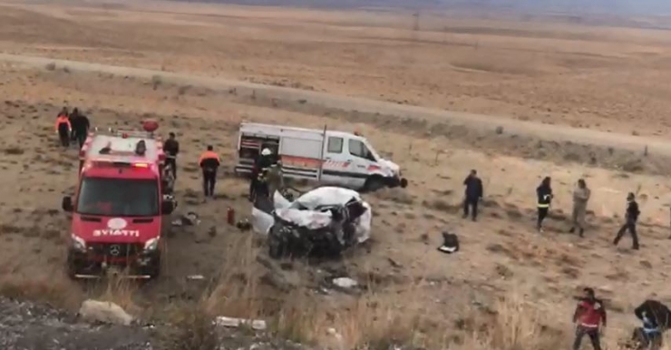 Van’da Trafik Kazası: 3 Ölü, 4 Yaralı