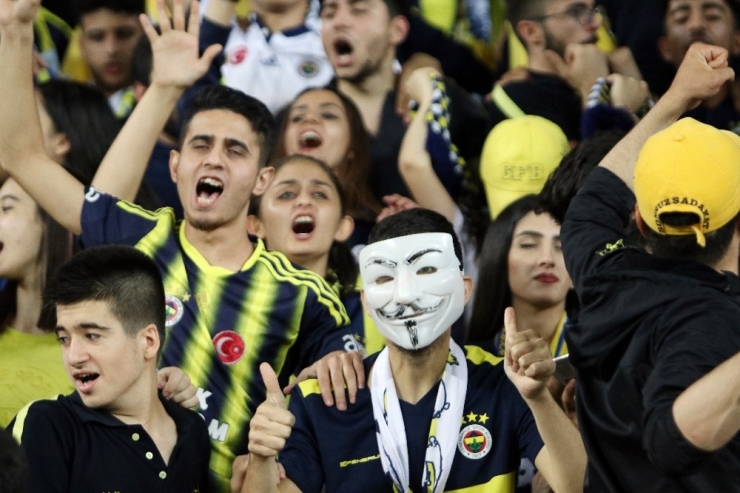 Ziraat Türkiye Kupası: Tarsus İdman Yurdu: 0 - Fenerbahçe: 2 (Maç Devam Ediyor)