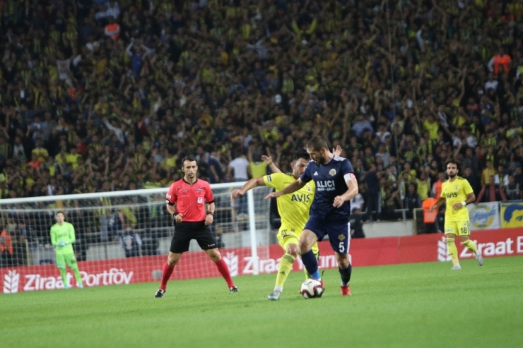 Ziraat Türkiye Kupası: Tarsus İdman Yurdu: 0 - Fenerbahçe: 2 (İlk Yarı)
