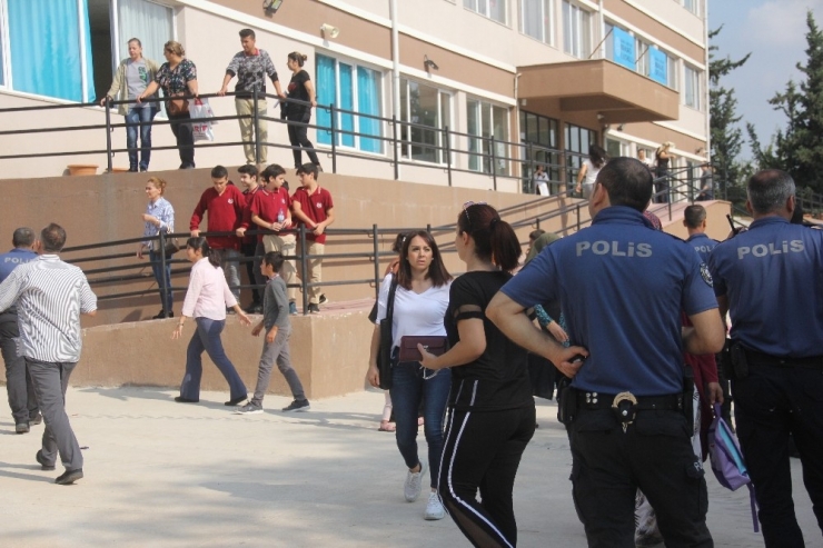 Okulda Pencereden Düşen Öğrenci Yaralandı