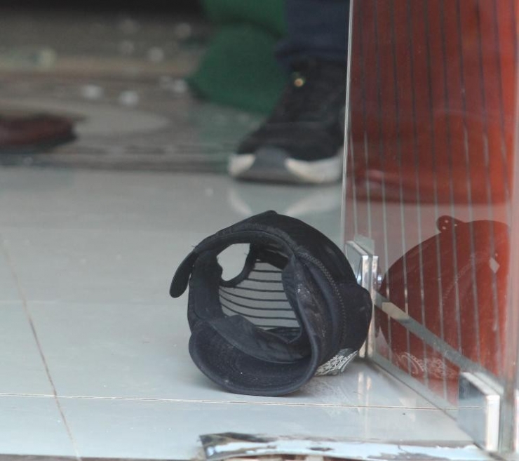 Antalya’da Çorapla Kuyumcu Soyan Hırsız 3 Kilo Altınla Yakalandı