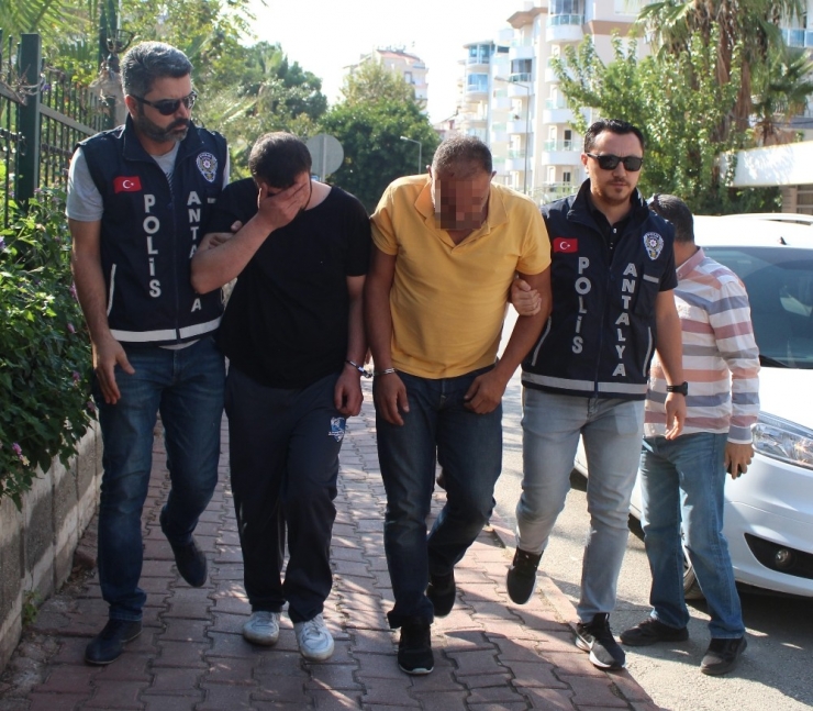 Çoraplı Soyguncular Kuyumcuyu Borçları İçin Soymuş