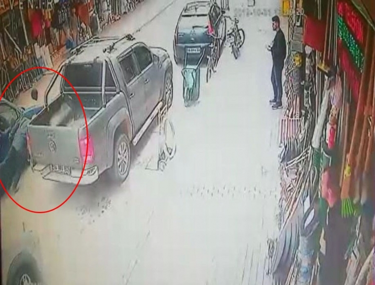 Ölüm Böyle Teğet Geçti...vicdansız Sürücü Arkasına Bile Bakmadan Kaçtı