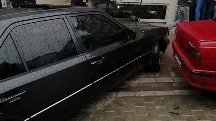 Esenyurt’ta Yabancı Uyruklu Sarhoş Sürücü Ortalığı Karıştırdı