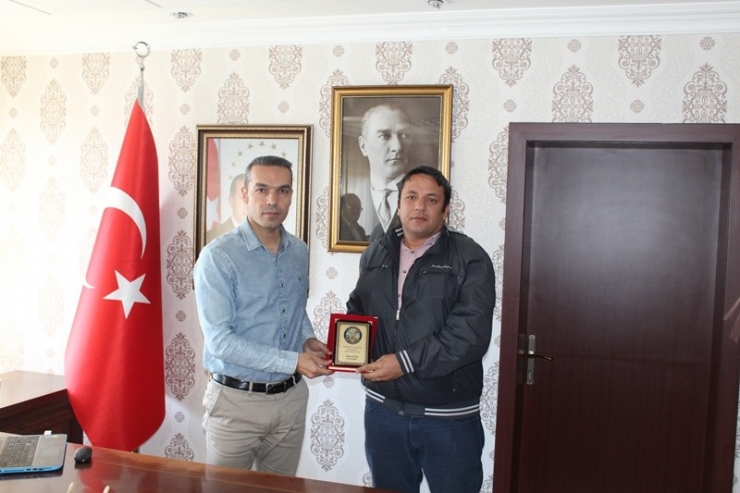 Futsal Turnuvasında Başarılı Olan Öğretmenler Ödüllendirildi