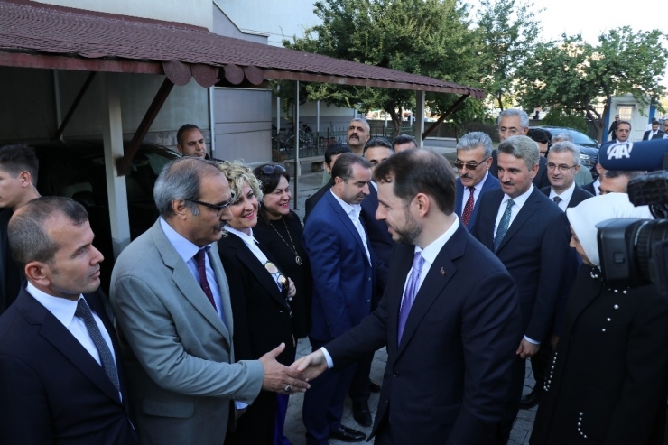 Bakan Albayrak’tan Ak Parti’ye Ziyaret