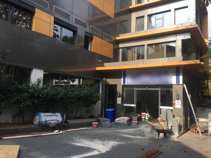 Prof. Dr. Alper Çelik: "Bizim Hastanemizde Hiçbir Hıv Pozitif Hasta Ameliyat Edilmemiştir"