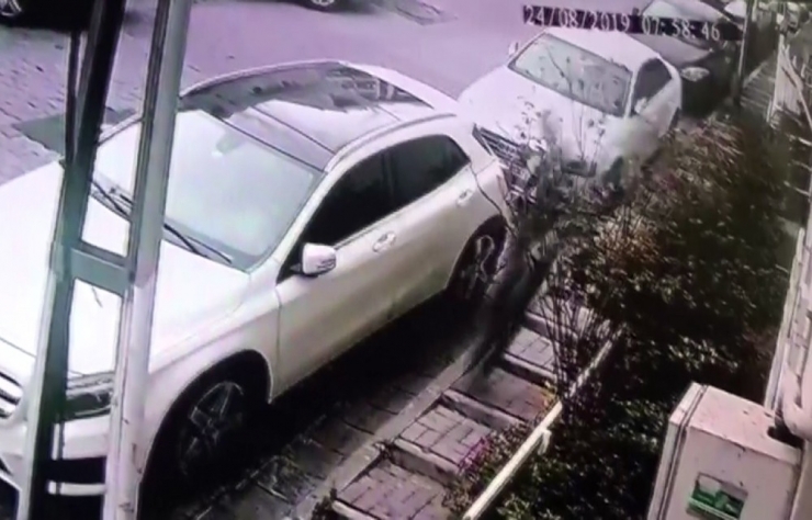 İstanbul’da “Örümcek” Hırsız Ev Sahibine Yakalanınca Camdan Atladı