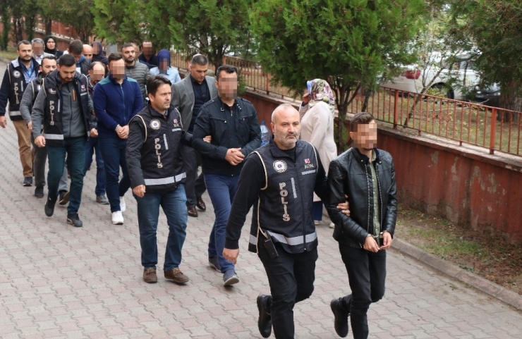 Karabük Merkezli 3 İlde Fetö Operasyonu: 4’ü Aktif 5 Polis Adliyede