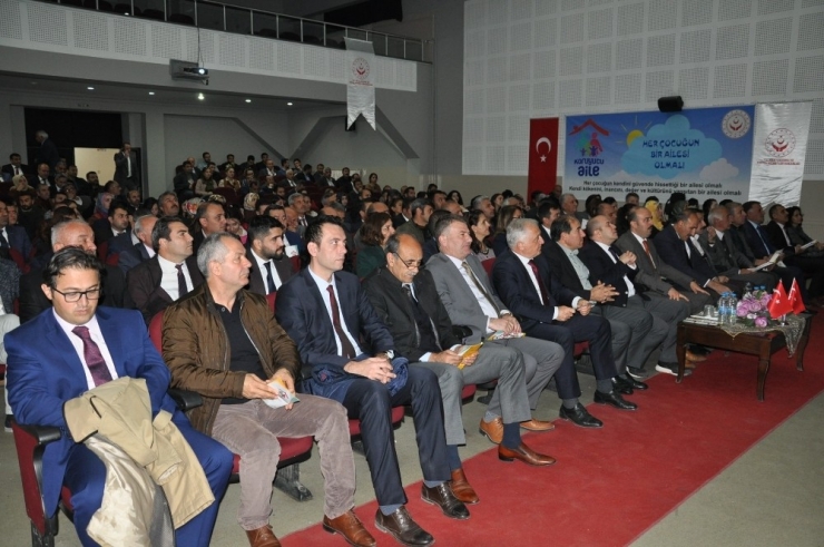Kars’ta “Koruyucu Aile Bilgilendirme Toplantısı Yapıldı