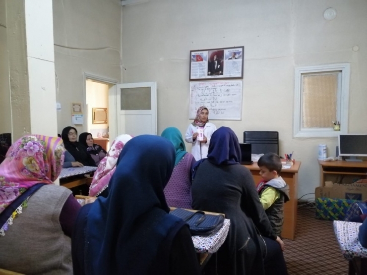 Köyde Bayanlara Meme Kanseri Anlatıldı