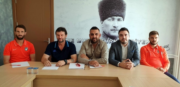 Nazilli Belediyespor, Osmaniyespor Maçı Öncesi Basın Toplantısı Düzenledi