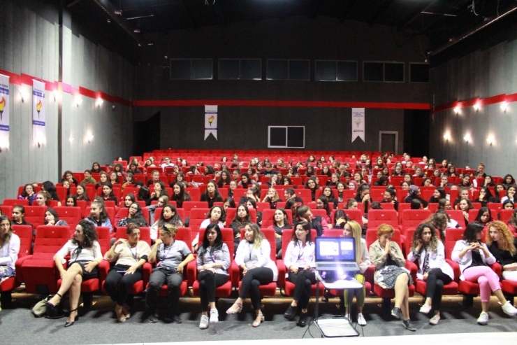 Doç. Dr. Arslan: "Erken Tanı İle Meme Kanserini Yenebiliriz"