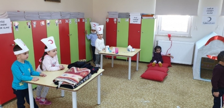 Kızılay Haftası’nda Miniklerden Anlamlı Etkinlik