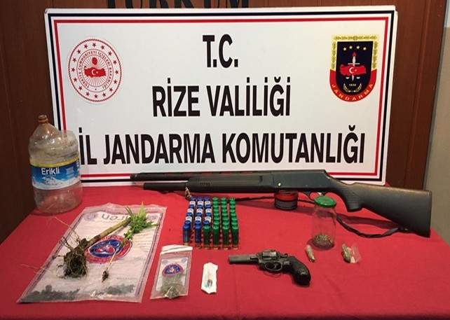 Rize’de Jandarma Suça Geçit Vermiyor