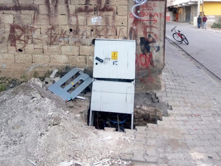 Şanlıurfa’da Kaçağı Önleyen Panolara Saldırı