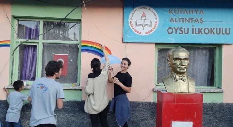 Toplum Gönüllüleri Topluluğu’ndan Oysu Köyü İlkokulu’na Destek