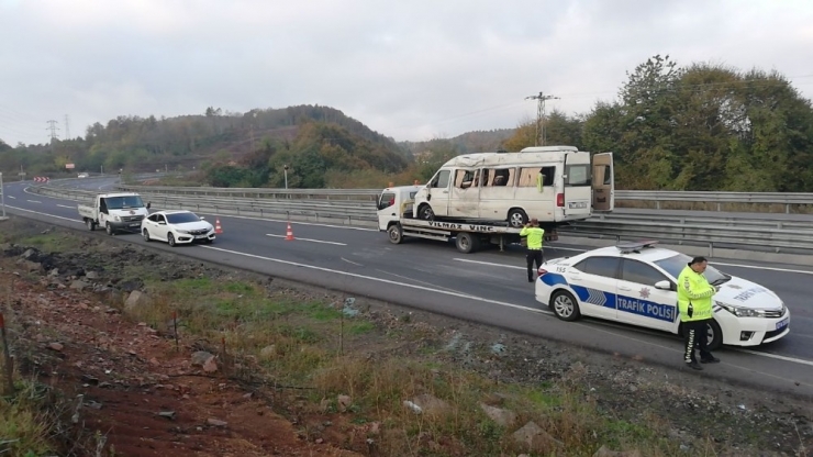 Madencileri Taşıyan İşçi Servisi Kaza Yaptı: 14 Yaralı