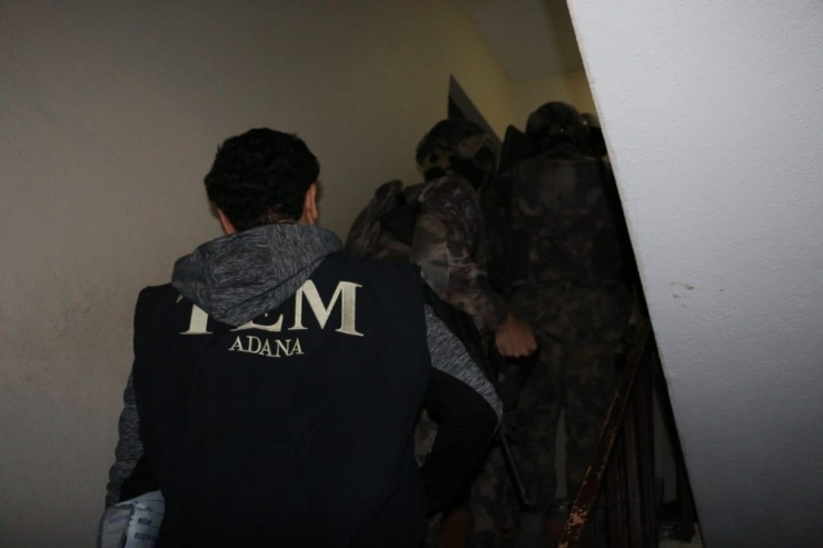 Ceyhan’da Terör Örgütü Propagandası Yapan 5 Kişi Gözaltına Alındı