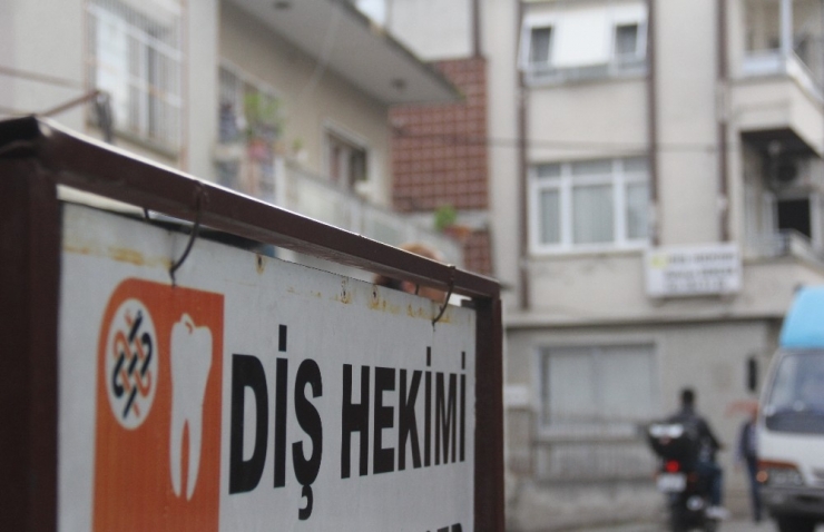 Diş Hekiminin Sahte Olduğunu Öğrenen Mahalleli Şok Oldu