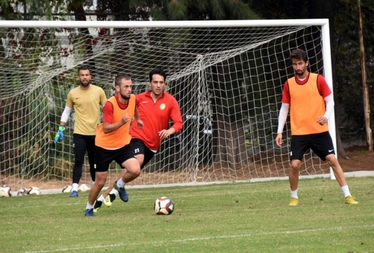 Aliağaspor Fk, Sandıklıspor Deplasmanına Hazırlanıyor