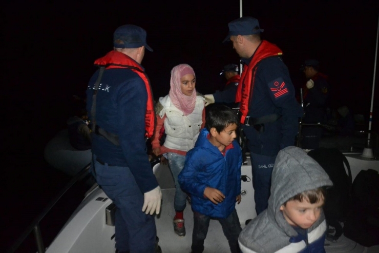 95 Düzensiz Göçmen Sahil Güvenlik Uçağı Sayesinde Yakalandı