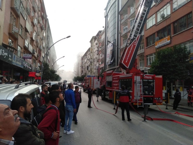 Bacadan Çıkan Yangın Korkuttu